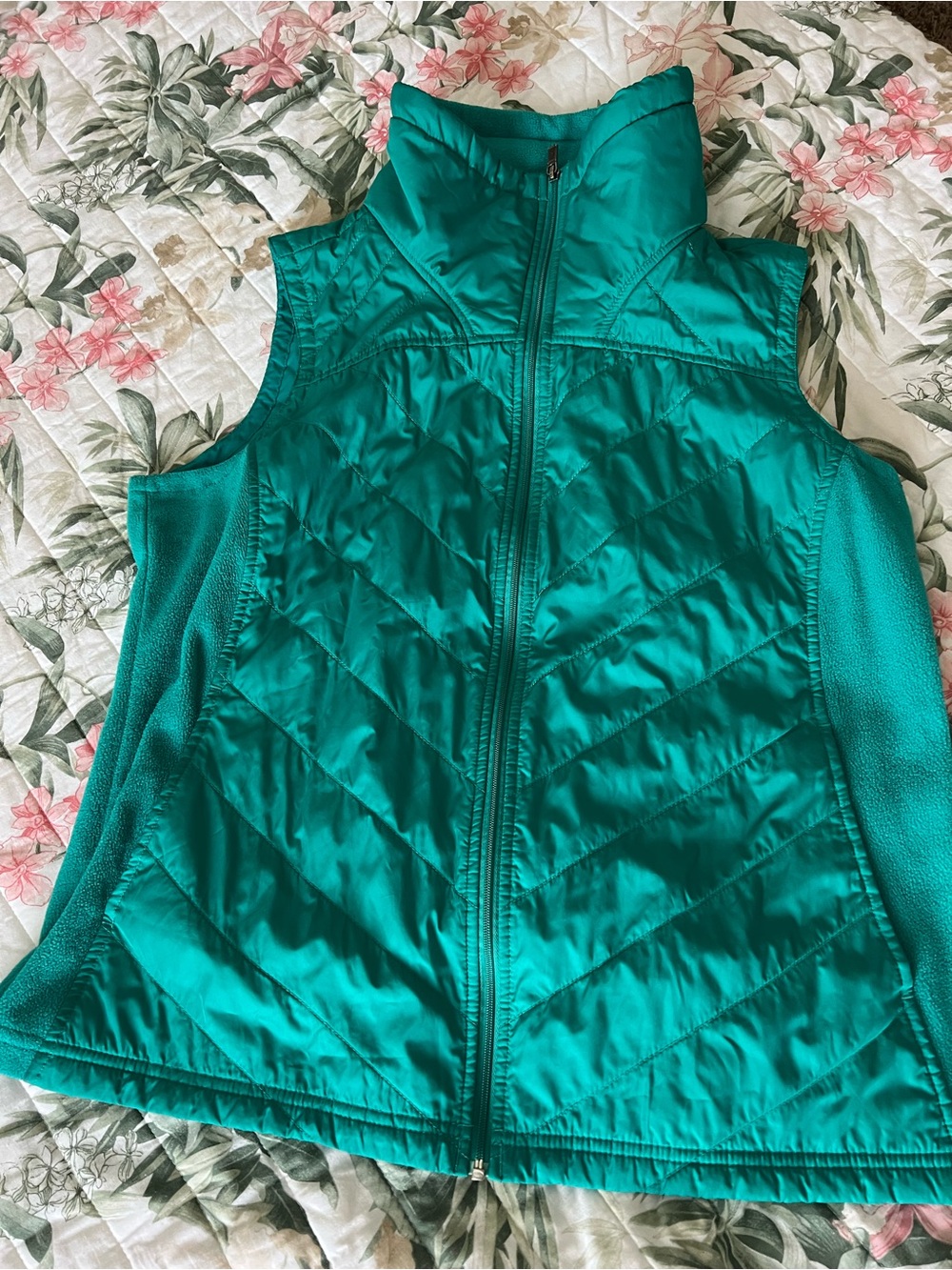Columbia Women's Teal Quilted Sleeveless Vest